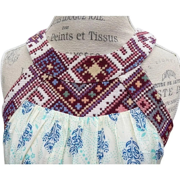 Adorable Umgee sleeveless top with cross stitch neck Bohemian Beauty S - Picture 3 of 6